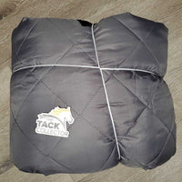 Hvy Quilt Stable Blanket, 2 legs, tail *xc, mnr threads, dirt, stain/film
