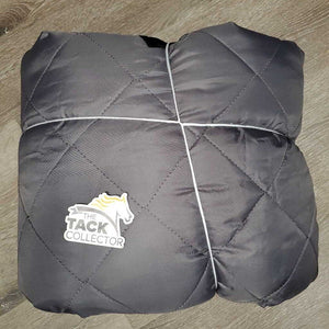 Hvy Quilt Stable Blanket, 2 legs, tail *xc, mnr threads, dirt, stain/film