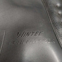 18.5 Adj *Black Gullet - Med In Wintec Isabell Dressage Saddle, Med Front Velcro Blocks, Blue Wintec Cover, CAIR Panels, Front & Rear Gusset Panels, Flaps: 17"L x 12"W Serial #: W1P 13 03 04 14-46DR
