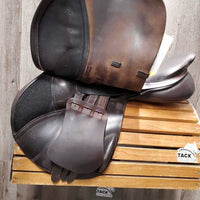 17.5" *MW 5.25" Albion Close Contact Saddle, 2 Billet Guards, Albion Red Fleece Cover, Wool Flocking, Front & Rear Gusset Panels, Med Back Blocks, Flaps: 13.5"L x 13"W Serial #: W 17 1/2 95760
