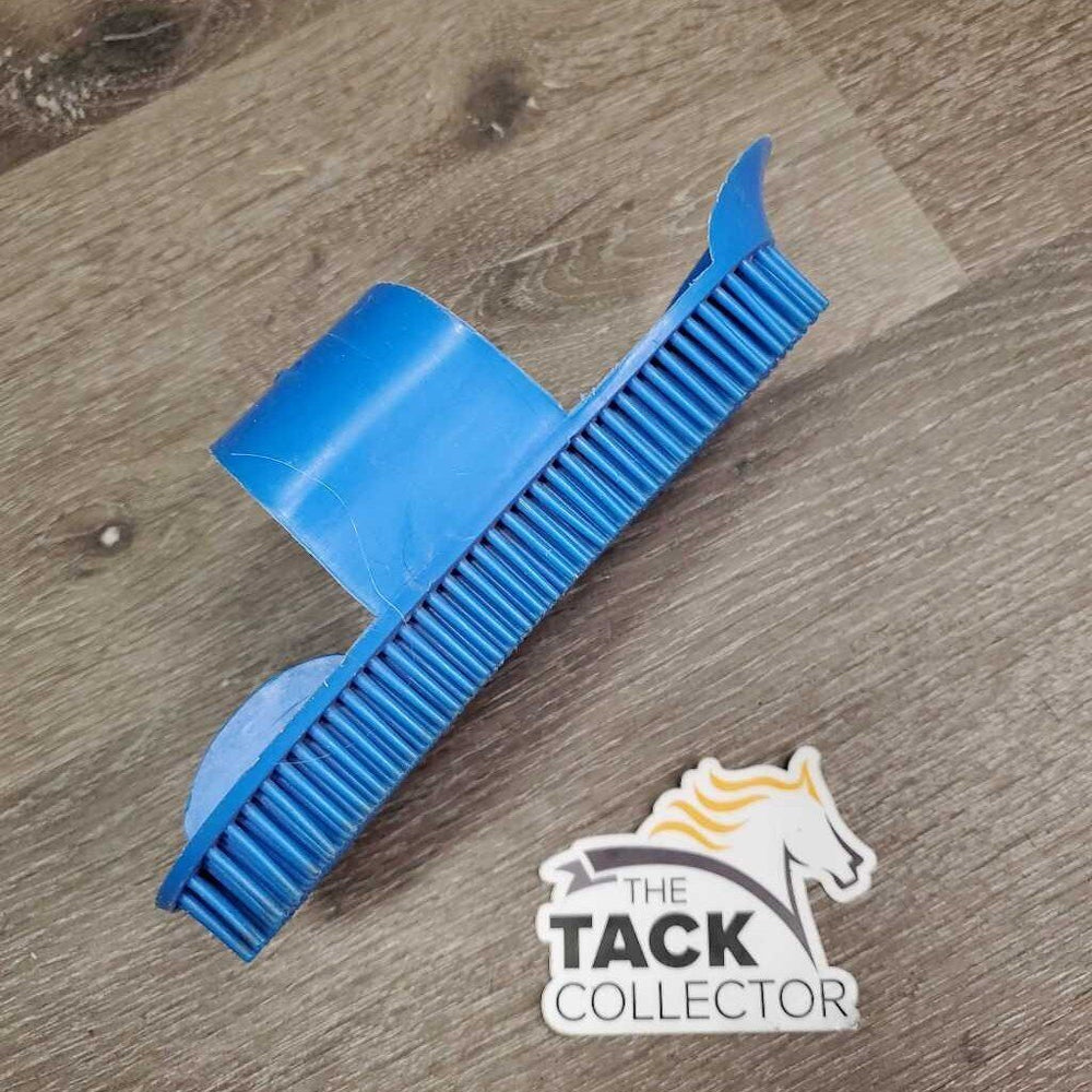 Plastic Curry, handle *vgc, clean, mnr dirt?stains, bent bristles