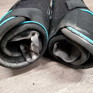 2: Ice Vibe Boots, Ice Packs, Inserts, 1: charger & cord, bag *vgc, mnr dirt & residue