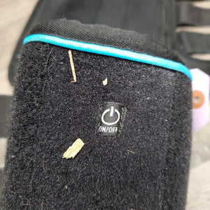 2: Ice Vibe Boots, Ice Packs, Inserts, 1: charger & cord, bag *vgc, mnr dirt & residue