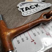 Thin Copper D Ring Bit *gc/fair, chewed, clean, sharp/rough edges, stains
