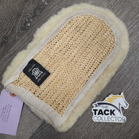 Sheepskin & Loofah Double Sided Grooming Mitt *vgc, mnr hair, dirt & stains