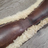 Leather Sheepkin Lined Girth, els *gc/fair, bent/hollow spot, clumpy, clean, rubs, stains