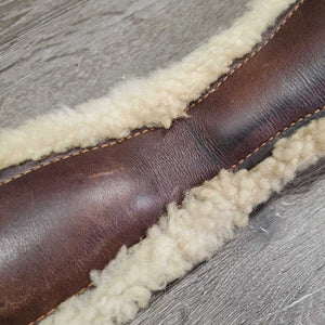 Leather Sheepkin Lined Girth, els *gc/fair, bent/hollow spot, clumpy, clean, rubs, stains