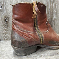 Short Soft Thick Leather Fashion Western Boots, Side Zips *vgc/gc, clean, rubs: heels, soles & tabs *intentional styling: scuffs & stains
