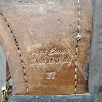 Short Soft Thick Leather Fashion Western Boots, Side Zips *vgc/gc, clean, rubs: heels, soles & tabs *intentional styling: scuffs & stains