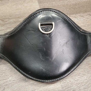 Small Padded Belly Short Girth Girth, 2x Els, D Ring *gc/fair, clean & dirty seams, scratches, deep creases & cracks