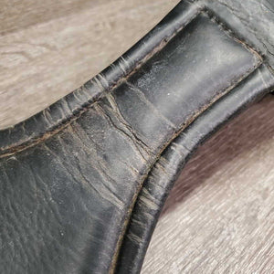 Small Padded Belly Short Girth Girth, 2x Els, D Ring *gc/fair, clean & dirty seams, scratches, deep creases & cracks