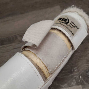 Pr Fleece Lined Closed Boots, velcro *fair, v.hairy, clean, stains, peeling, cracks, unstitched, threads, clumpy