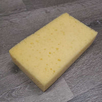 Grooming Kit: sponge, bag, 3 Brushes: curry, dandy & body *xc, mnr dirt, hair