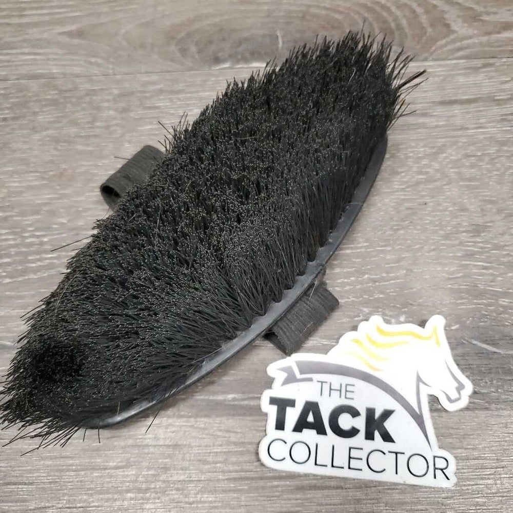 Body Brush, elastic handle *gc, mnr dirt & hair, stretched & torn handle, v.rubbed edges