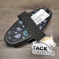 Body Brush, elastic handle *gc, mnr dirt & hair, stretched & torn handle, v.rubbed edges