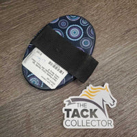 Hard Plastic Curry, handle *gc, rubs, scratches, mnr frays, clean, rusty