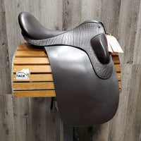 18" *Adjustable Encore EQ Dressage Saddle, Blue EQ Cover, 2 Saddle Pads (Black, White), 4 Discs (2 thin/front, 2 wide/back), 2 Flaps, tools, Serial #: 8503
