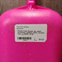 Plastic Feed Scoop *gc, clean, scratches, residue, stains, scrapes
