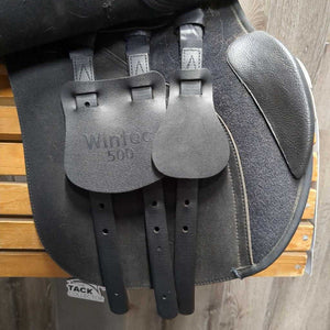 17" Adj *Red - Wide In, Wintec 500 A/P Saddle, 2x Front Velcro Blocks, 4x Billet Guards, COMPLETE Easy Gullet Change System, CAIR Panels, Front & Rear Gusset Panels, Flaps: 15.5"L x 13.5"W Serial #: W 17 07 0064-43 AP 17"