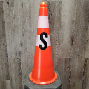 16 Hvy Duty Pylon Cones - Dressage Ring Letters *new, 4 blank, clean, mnr base residue