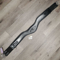 Anatomical Shoulder Relief Padded Girth, 2x els, 3x D Rings *xc, clean, mnr dust, rubs & hair
