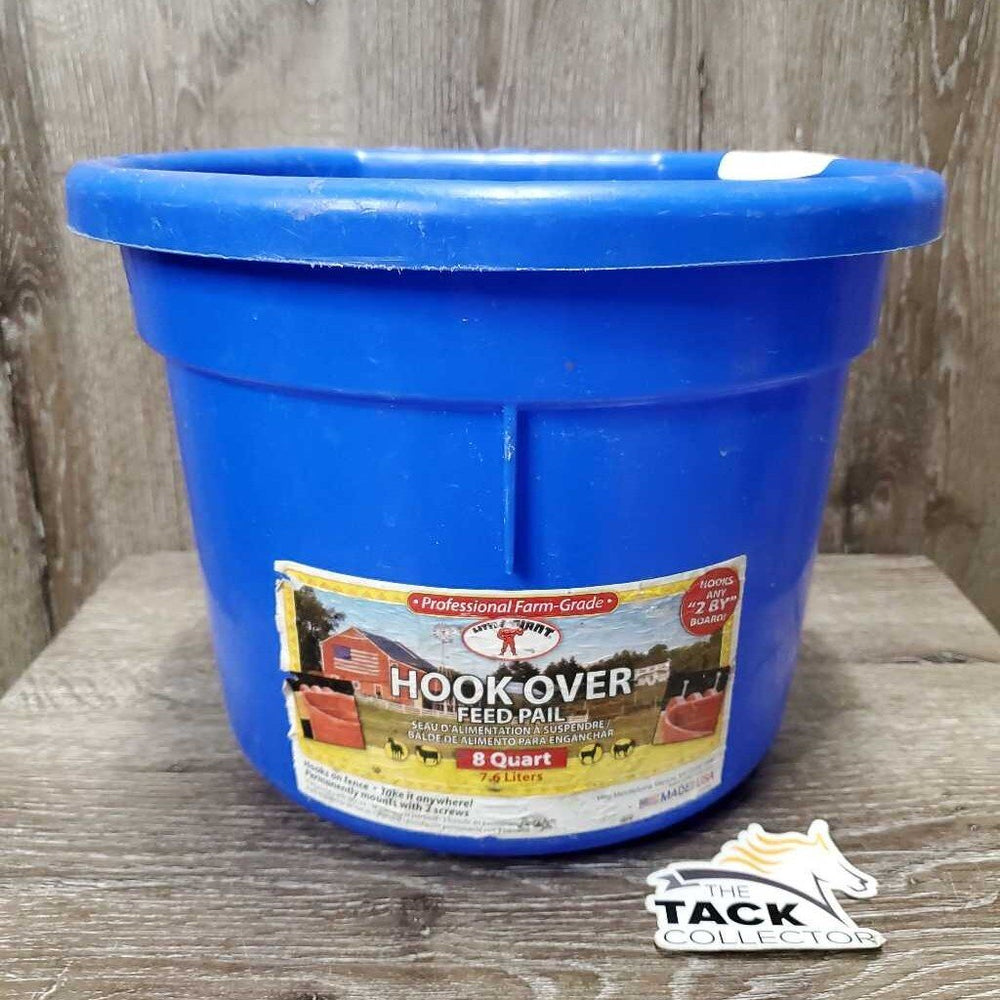 Plastic Hook Over Fence Flat Back Feed Bucket *vgc, clean, scrapes, film, scratches