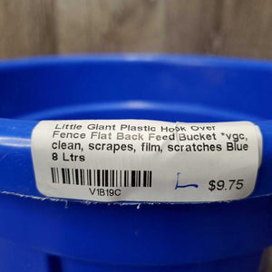 Plastic Hook Over Fence Flat Back Feed Bucket *vgc, clean, scrapes, film, scratches