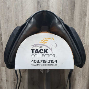 18" *W 6" Zaldi Platinum Dressage Saddle, XL Front Exterior Block, Wool Flocking, Rear Gusset Panels, Padded Seat, Flaps: 17"L x 10"W Serial # 201 426 18 32