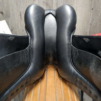 18" *W 6" Zaldi Platinum Dressage Saddle, XL Front Exterior Block, Wool Flocking, Rear Gusset Panels, Padded Seat, Flaps: 17"L x 10"W Serial # 201 426 18 32
