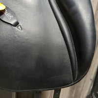 18" *W 6" Zaldi Platinum Dressage Saddle, XL Front Exterior Block, Wool Flocking, Rear Gusset Panels, Padded Seat, Flaps: 17"L x 10"W Serial # 201 426 18 32
