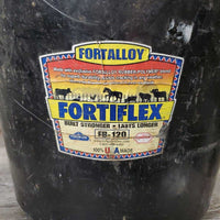 Flat Back Plastic Bucket *gc, filthy, chews, scrapes
