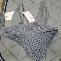 Quilt Jumper Saddle Pad, Crochet Matching Bonnet, 2x piping *vgc, pilly, mnr hair, stains, rubs, faded, threads, puckers
