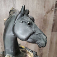 Western Horse and Fence Resin Statue - Decoration *vgc, mnr scratches & dust
