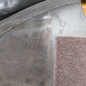 17" *W/XW *6.25" W.R.H. French Debut Close Contact, 2 Billet Guards, Black Ideal Cotton Cover, Black Fairfax Bag: 4 Velcro Blocks, Wool Flocking, Front & Rear Gusset Panels, Flaps: 13.75"L x 14.5"W Serial #: 17 W 103191