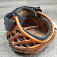 1 Only Hoof Boot *gc/fair, clean & dirty, residue, inside toe hole
