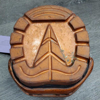 1 Only Hoof Boot *gc/fair, clean & dirty, residue, inside toe hole
