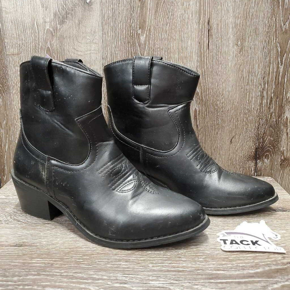 Synthetic Short Pointy Toe Western Boots *vgc, mnr dirt, scrapes & scratch
