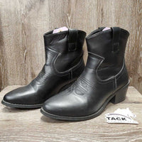 Synthetic Short Pointy Toe Western Boots *vgc, mnr dirt, scrapes & scratch