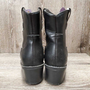 Synthetic Short Pointy Toe Western Boots *vgc, mnr dirt, scrapes & scratch