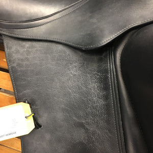 17" *MW/W 5.5" Sankey Jacinda Monoflap Dressage Saddle, Black Sankey Cover, Wool Flocking, XLg Exterior Blocks, Front & Rear Gusset Panels, Buffalo Leather, Flaps: 16.25"L x 11"W Serial #: 074416 17 M/W