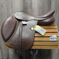 17.5 Adj *Green/Narrow Bates Hunter Jumper Close Contact Saddle, 2 Billet Guards, 2 Med Front Velcro Blocks, Bates T Bar Leathers, Blue CanPro Cover, CAIR Panels, Front & Rear Gusset Panels, Flaps: 14"l x 13.5"W Serial #:B1905102-44R 17.5"
