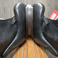 17.5 *adj *Set XW 6.5" Schleese Obrigado Monoflap Dressage Saddle, Navy Schleese Cover, Lg Exterior Front Blocks, Wool Flocking, Shouler Relief, Rear Gusset Panels, for Short Back, Flaps: 17"L x 10"W Serial #: 2-RW-SR PLUS 17352S0816

