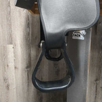 17" XW 6.5" Wintec Synthetic Western Saddle, Plastic Stirrups, Neoprene Cinch *no hobble straps Serial #: 221827
