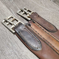 Padded Narrow Leather Girth, 1 els *fair, older, dirty, stiff, dry, deep creases
