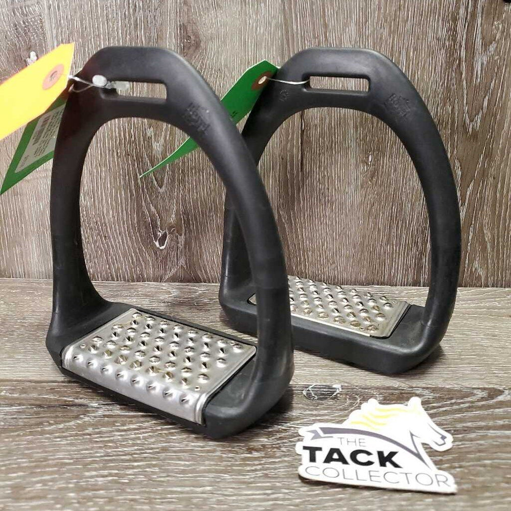 Pr Wide Base Plastic Flexi Stirrup Irons, Cheese Grater grips *vgc/gc, mnr dirt, scuffs & rubs