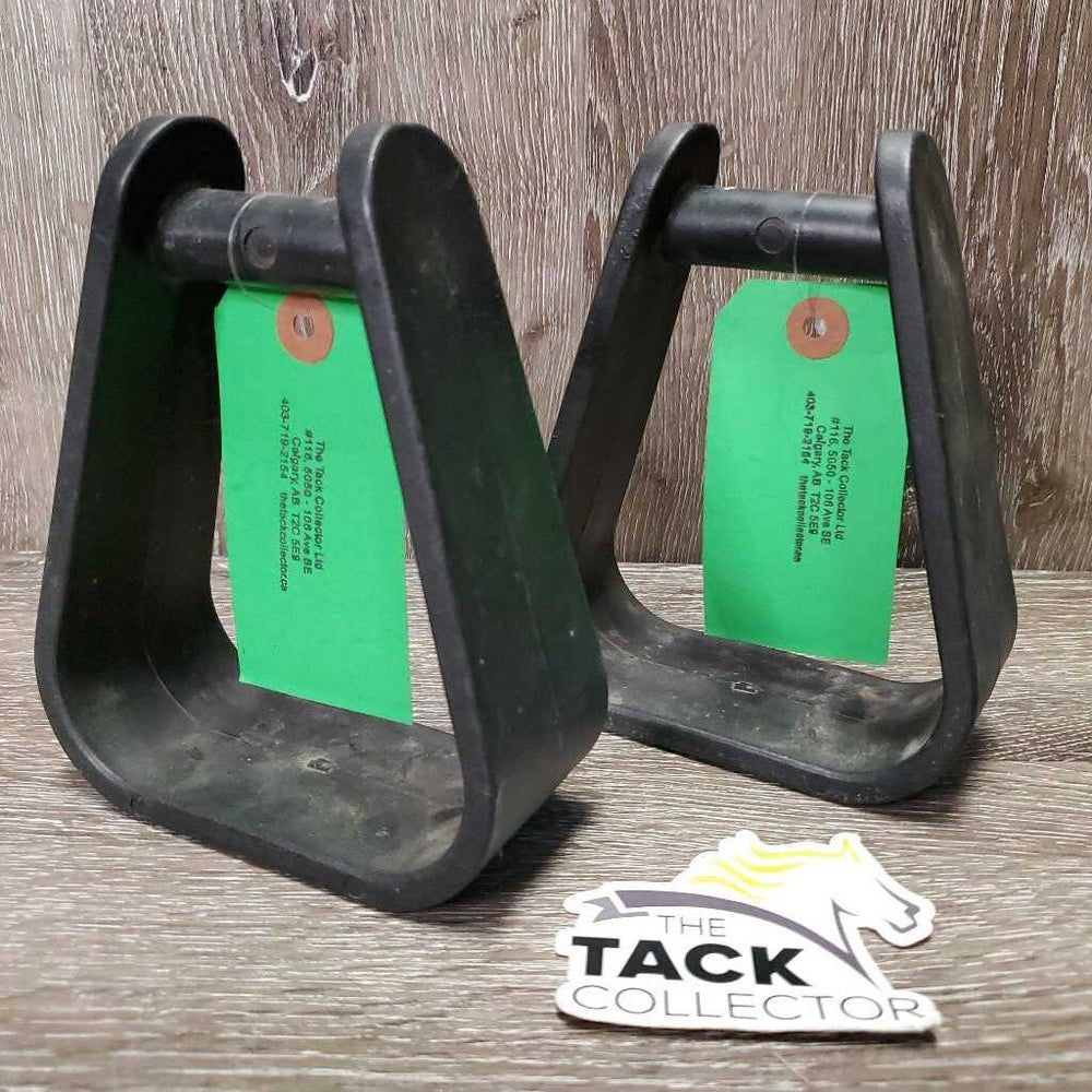 2 Plastic Western Stirrups *vgc, mnr dirt & scratches, dusty