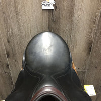 16.5" *XW 7.5" Stubben Juventus Dressage Saddle, Wool Flocking, Rear Gusset Panels, Lg Front Blocks, Flaps: 15"W x 11.5" Serial #: XW 8840302
