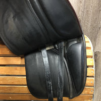 16.5" *XW 7.5" Stubben Juventus Dressage Saddle, Wool Flocking, Rear Gusset Panels, Lg Front Blocks, Flaps: 15"W x 11.5" Serial #: XW 8840302
