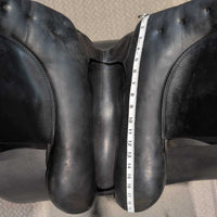 16.5" *XW 7.5" Stubben Juventus Dressage Saddle, Wool Flocking, Rear Gusset Panels, Lg Front Blocks, Flaps: 15"W x 11.5" Serial #: XW 8840302
