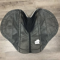 Non-Slip Shaped Saddle Pad, "Canada Flag" patch *vgc, clean, dingy, mnr stains, threads, v.rubbed edges, mnr dry material

